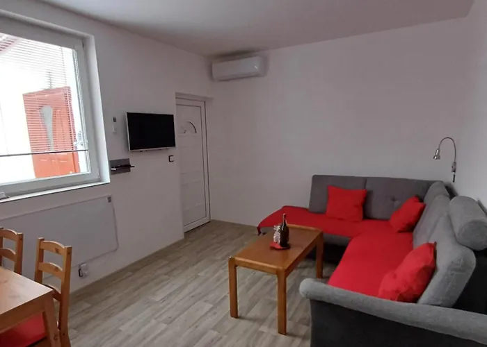 V Centru Zlina S Parkovanim U Domu *